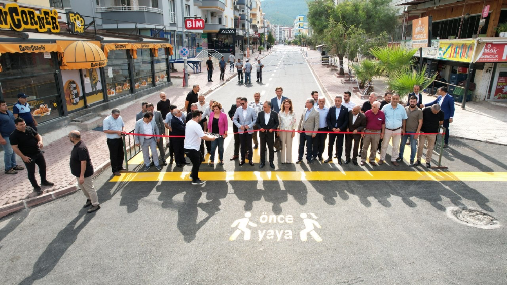 FAKIUŞAĞI KAFELER CADDESİ YENİ GÖRÜNÜMÜYLE HİZMETE AÇILDI