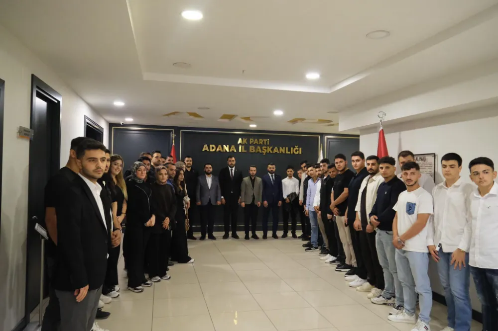 AK Gençlik Adana  İYİ Partilileri üye yaptı