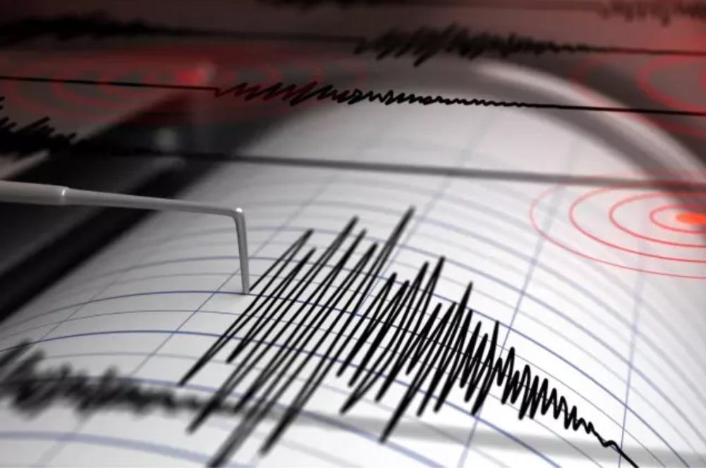 Ege 4.8’le sallandı!