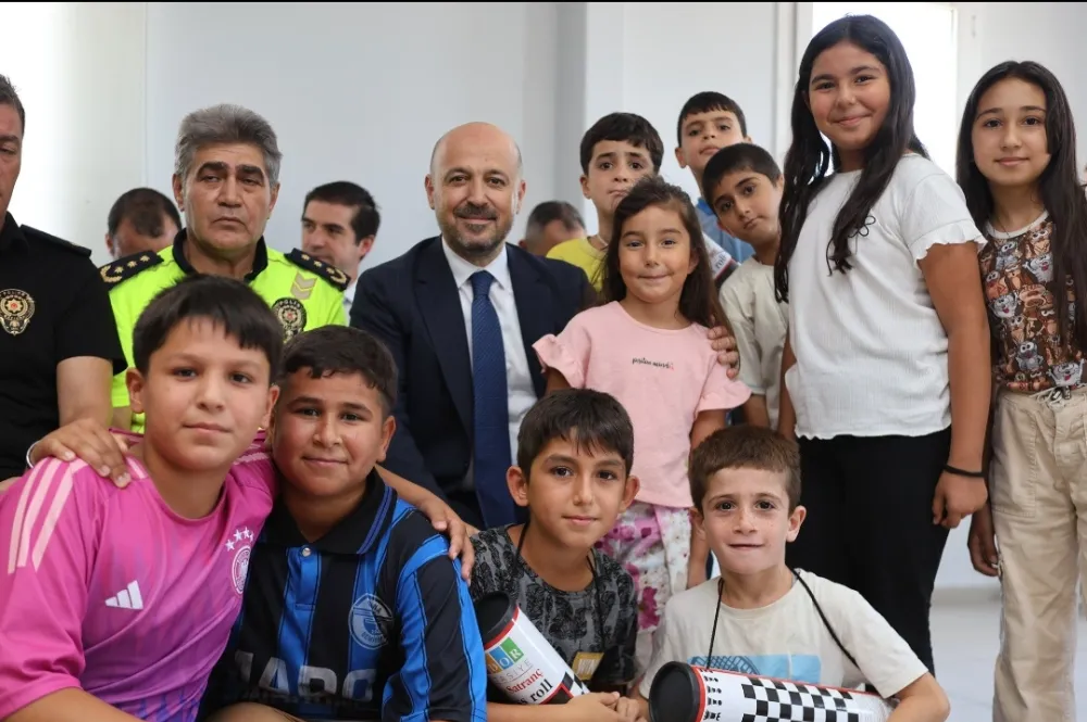 Halil Nacar, vatandaşın sağlık talebini dinliyor