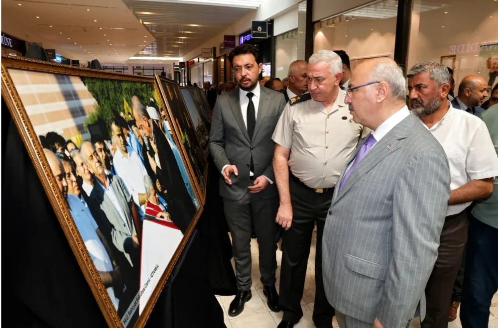 15 TEMMUZ DEMOKRASİ VE MİLLİ BİRLİK GÜNÜ FOTOĞRAF SERGİSİNİN  AÇILIŞI VALİ KÖŞGER’İN KATILIMIYLA YAPILDI