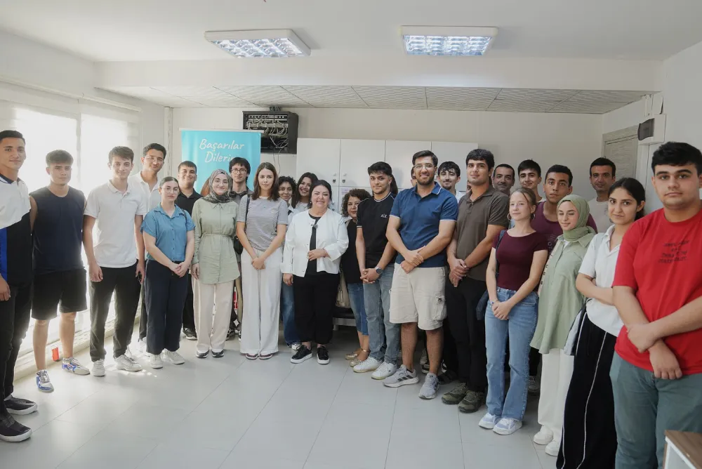 Seyhan Belediyesinden Üniversite Yolunda Gençlere Tam Destek